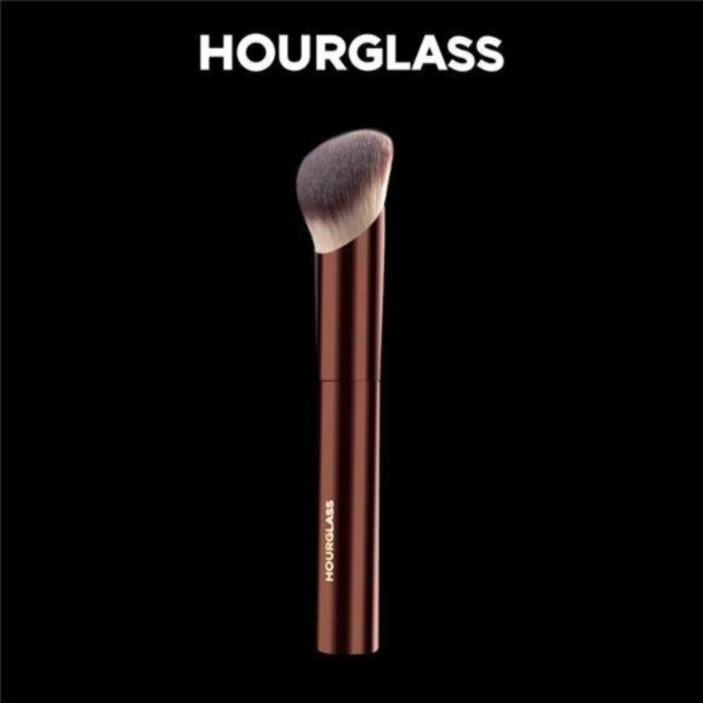 Hourglass Makeup Brush- No.21 Ambient Soft Glow Foundation Brush Soft Fiber NEW